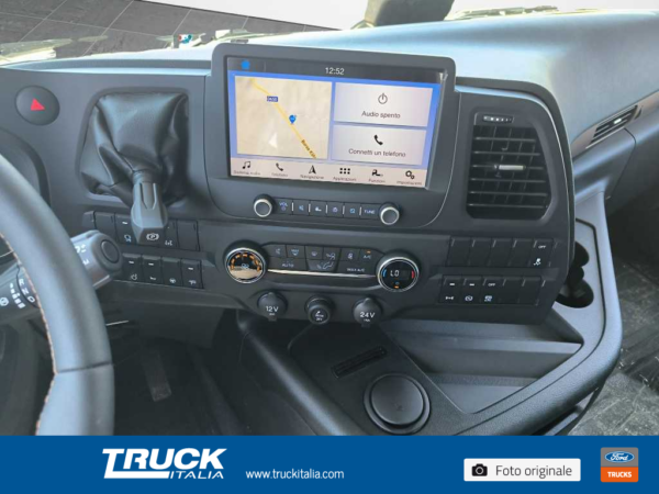 f-trucks-f-max-trattore-select-mega-cab-3600-mm-sku103207