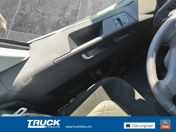 f-trucks-f-max-trattore-select-mega-cab-3600-mm-sku103207