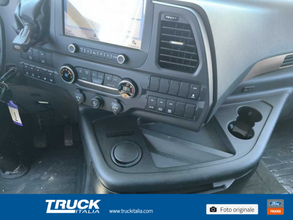 f-trucks-f-max-trattore-select-mega-cab-3600-mm-sku103207