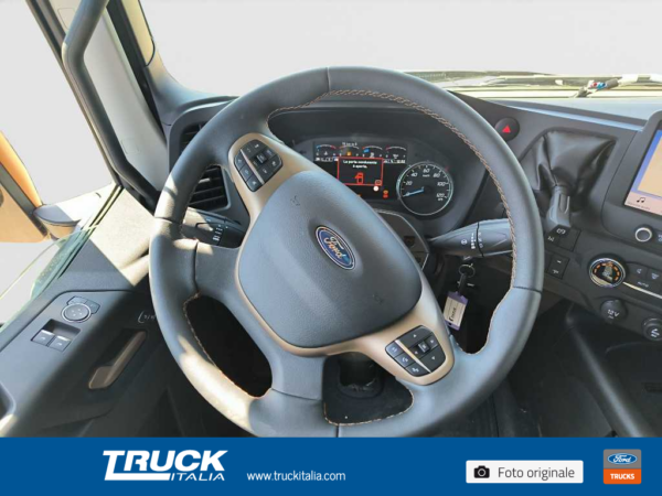 f-trucks-f-max-trattore-select-mega-cab-3600-mm-sku103207