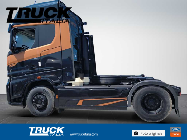 f-trucks-f-max-trattore-select-mega-cab-3600-mm-sku103207