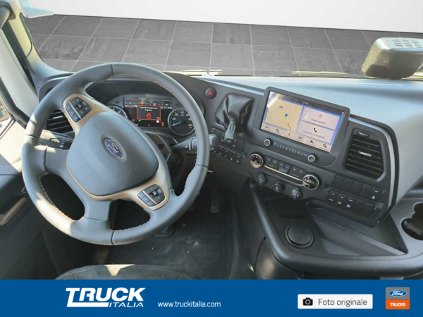 f-trucks-f-max-trattore-select-mega-cab-3600-mm-sku103207