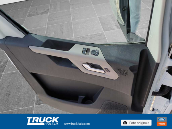f-trucks-f-max-trattore-long-range-com-pack20-mega-cab-con-ehpas-3750-mm-sku103230