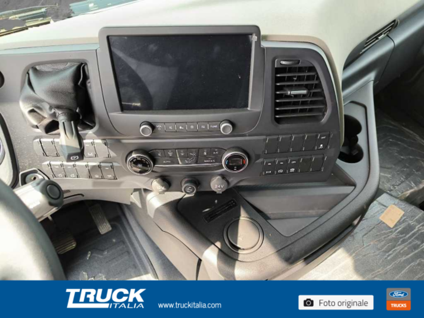 f-trucks-f-max-trattore-long-range-com-pack20-mega-cab-con-ehpas-3750-mm-sku103230