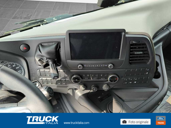 f-trucks-f-max-trattore-long-range-com-pack20-mega-cab-con-ehpas-3750-mm-sku103230