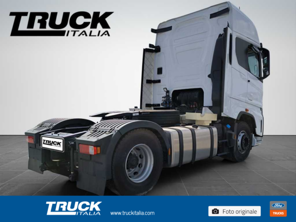 f-trucks-f-max-trattore-long-range-com-pack20-mega-cab-con-ehpas-3750-mm-sku103230