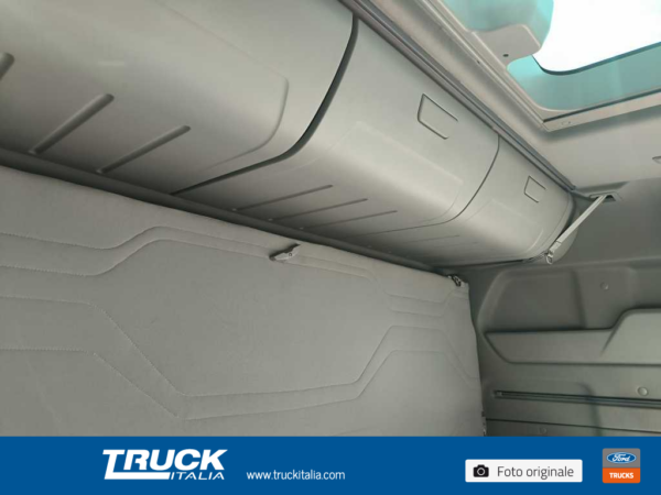 f-trucks-f-max-trattore-long-range-com-pack20-mega-cab-con-ehpas-3750-mm-sku103230