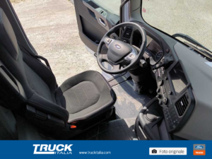 f-trucks-f-max-trattore-long-range-com-pack20-mega-cab-con-ehpas-3750-mm-sku103230