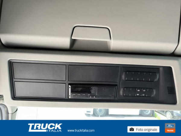 f-trucks-f-max-trattore-long-range-com-pack20-mega-cab-con-ehpas-3750-mm-sku103230