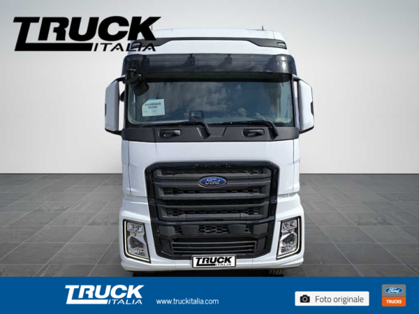 f-trucks-f-max-trattore-long-range-com-pack20-mega-cab-con-ehpas-3750-mm-sku103230