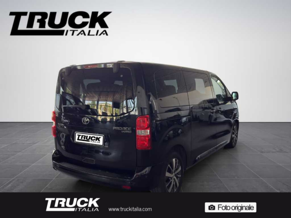 toyota-proace-ii-verso-20d-180cv-ss-l1-luxury-5p-8pti-auto-e6d-sku92103