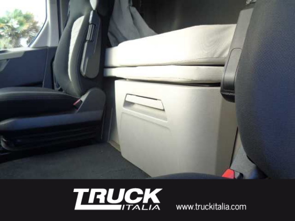 f-trucks-f-max-500-4x2-comfort-mega-cab-sku92552