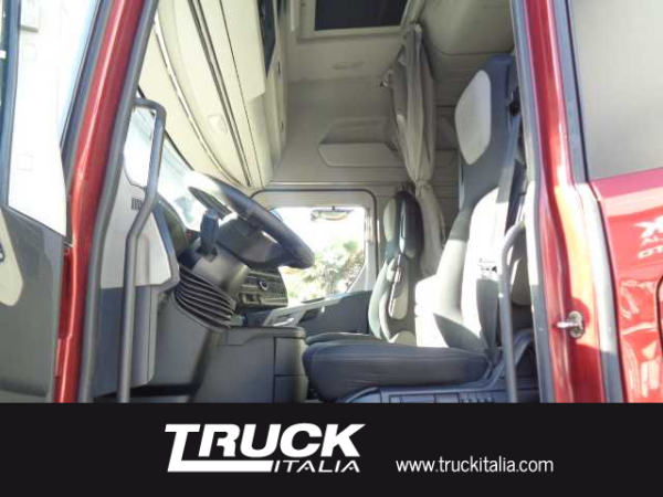 f-trucks-f-max-500-4x2-comfort-mega-cab-sku92552
