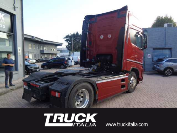 f-trucks-f-max-500-4x2-comfort-mega-cab-sku92552